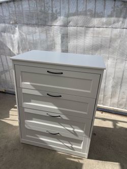 IKEA Songesand 4 drawer dresser new