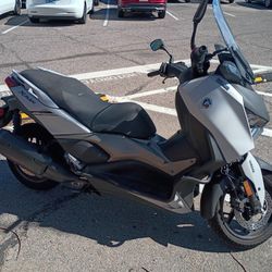 Yamaha Xmax 2023