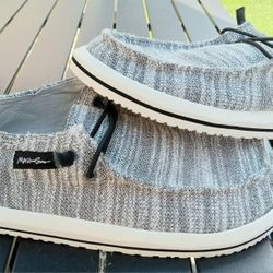 100% AUTHENTIC Men's Maui&Sons Comfort Slip-On Gray Beach Loafers size 9 BRAND NEW $15 FIRM 