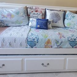 White Twin Daybed with Trundle/storage