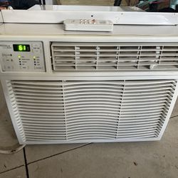 10,000 BTU Air conditioner