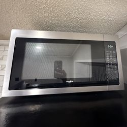 Whirlpool Microwave 1200W – 2 ft – Works Perfect