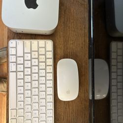 Mac Mini 16 Gb With Mouse And Keyboard 