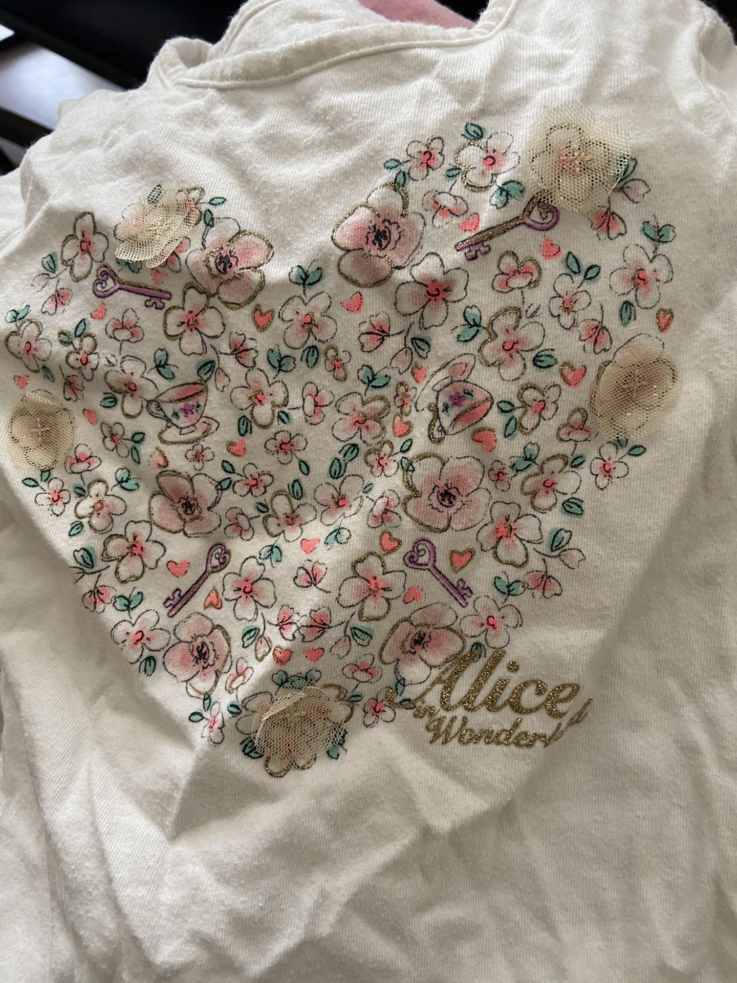 Small bag of girls clothes read info below