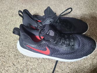 Nike Rival