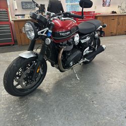 2019 Triumph speed twin 1200 And 2019 Indian ftr1200