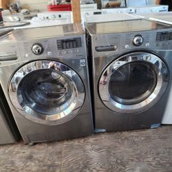 LG gas washer and dryer with a three-month warranty in good condition. Free delivery in the Oakland area. Outside the Oakland area, a small fee applie