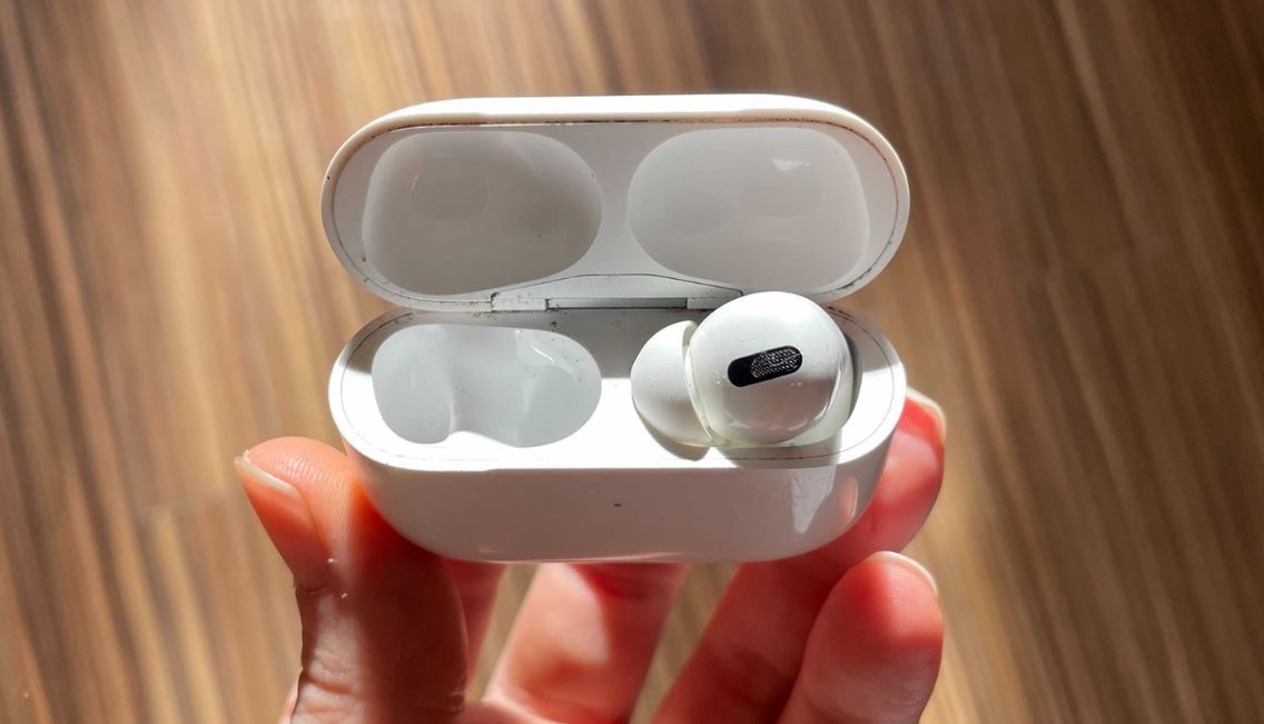 AirPod Pro 2 [Missing Left Earbud]