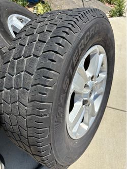 Chevy 3500 Dura Max  stock wheels