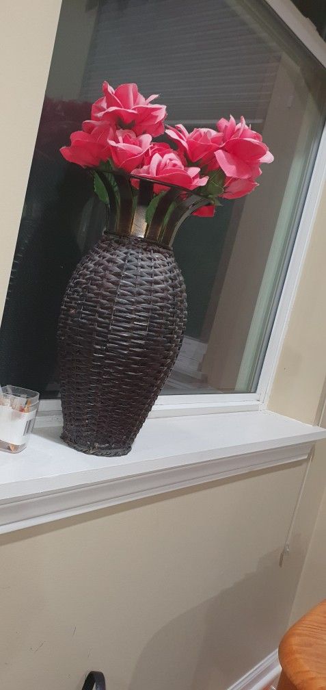 Brown Wicker Flower Pot Decoration