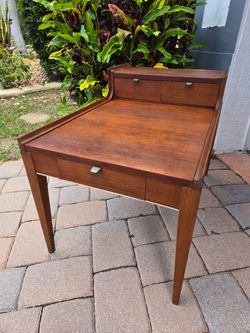 MCM Side table / Arthur Umanoff  / Vintage