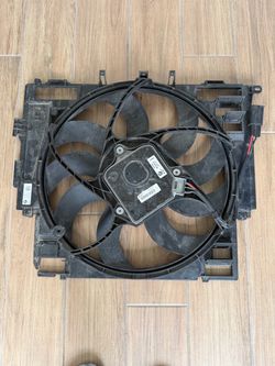 OEM BMW Radiator Cooling Fan Assembly L1(contact info removed)01 Johnson Gate PA6 GF30