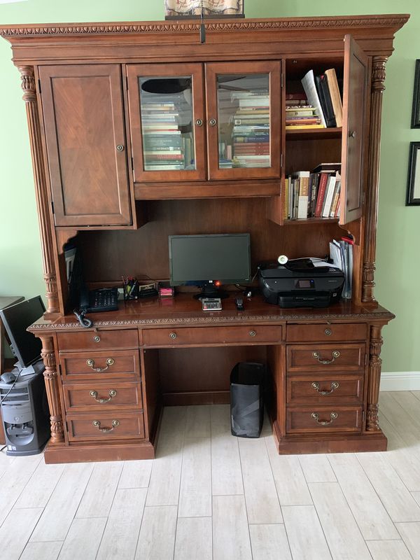Solid wood executive desk with hutch. Made by Hekman in 