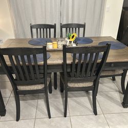Table With 5 Chairs 