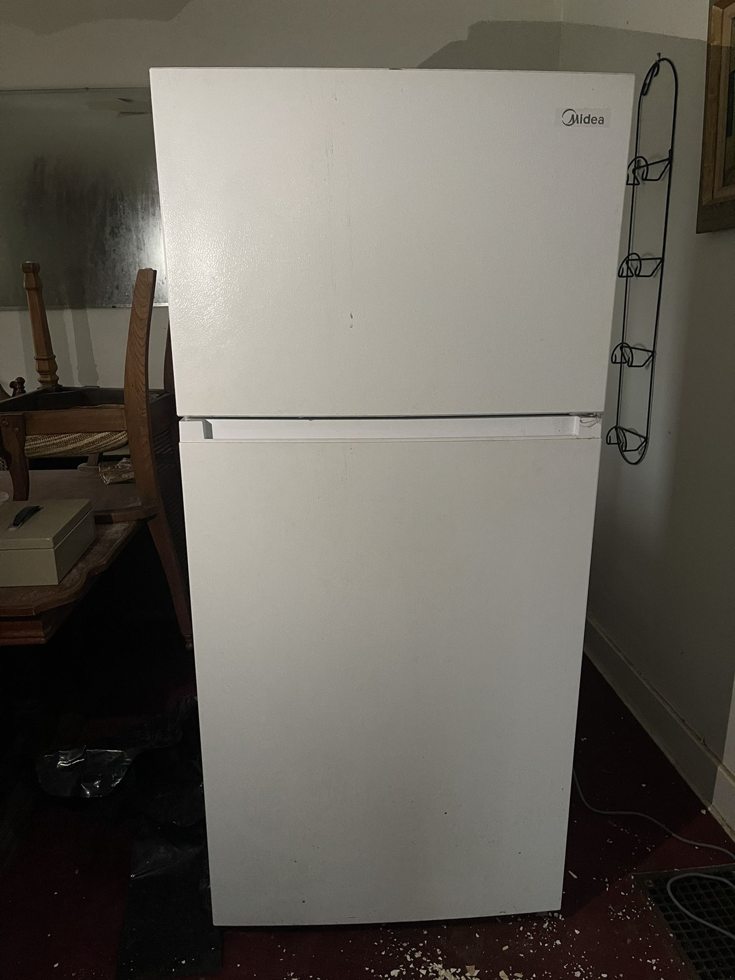 White midea Fridge. Excellent Condition