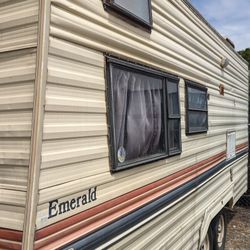 1989 Konfort Emerald Trailer 