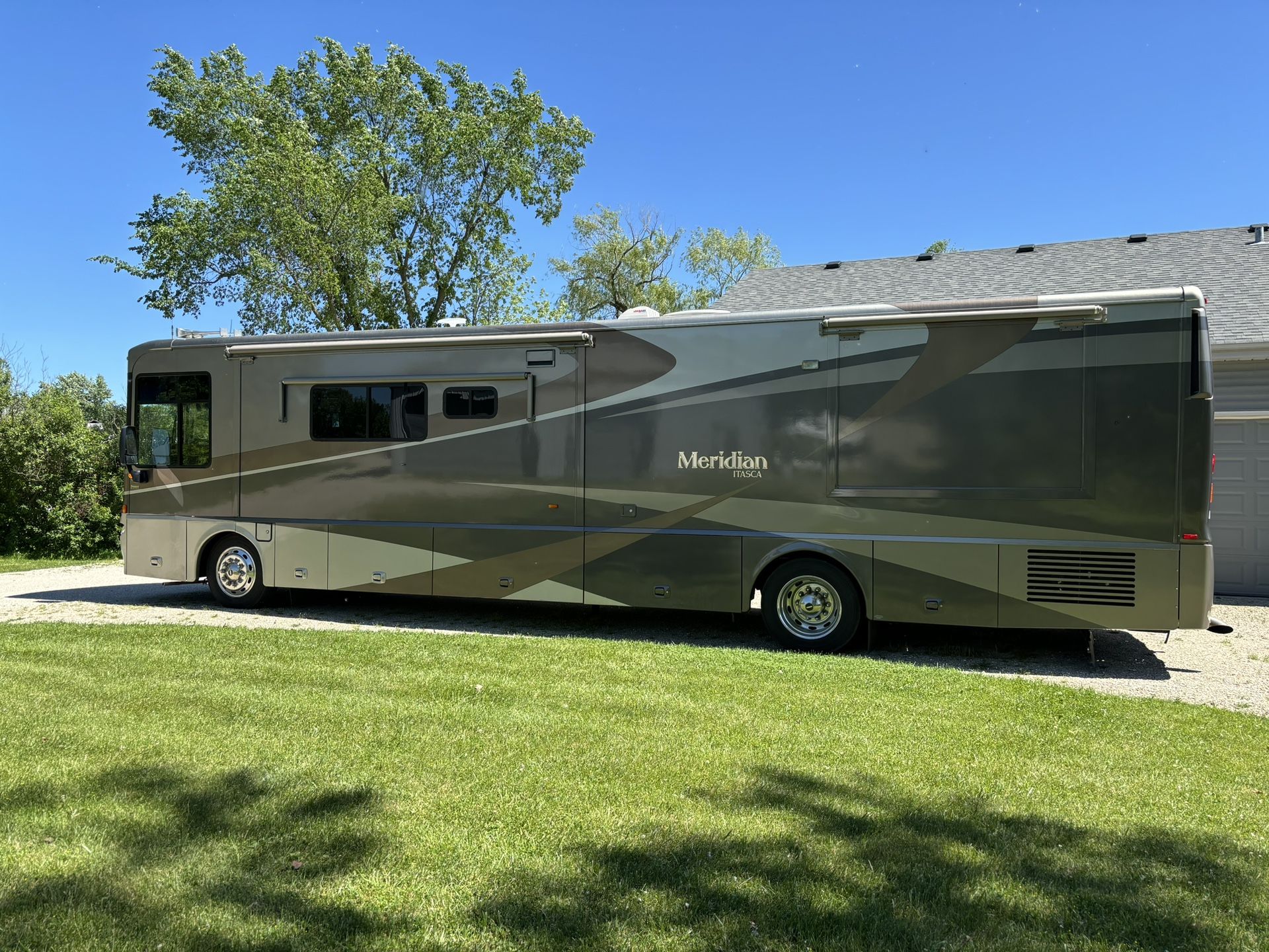 2005 Itasca Meridian 39F