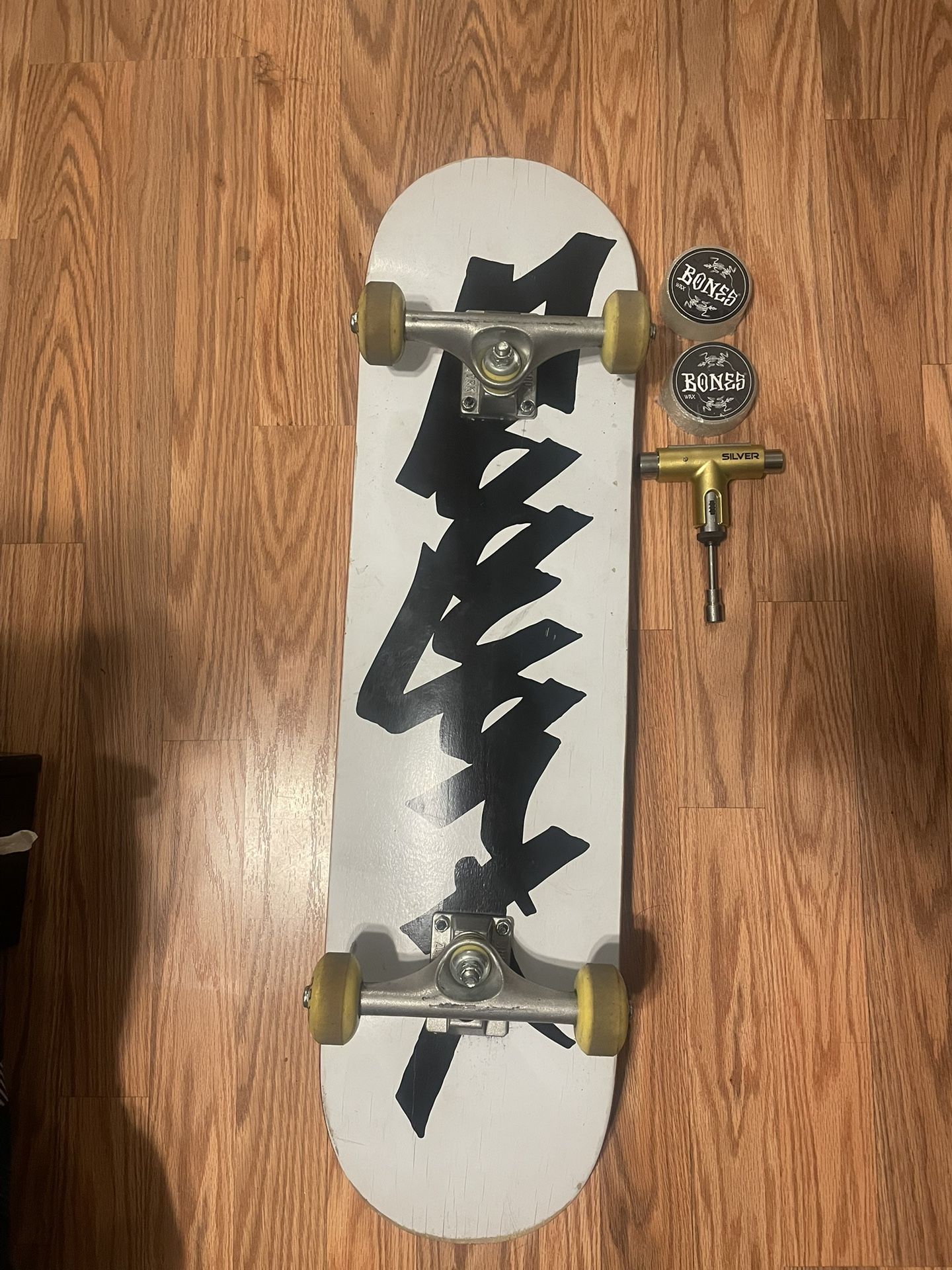 Zoo York OG Tag Complete Skateboard 8.0 + Silver Ratchet Tool + Bones Wax