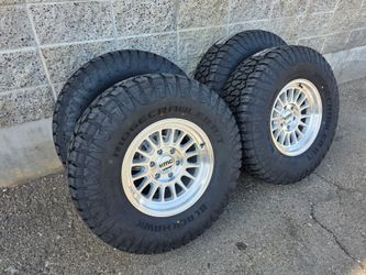 17" KMC w/ 35" RT tires