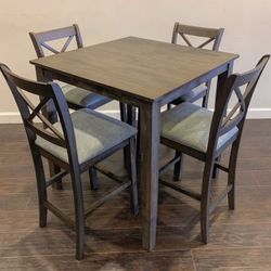 BRAND NEW 4 CHAIR DINING TABLE 