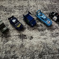 Lighting McQueen cars