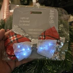 Minnie Holiday Bow Lights Up