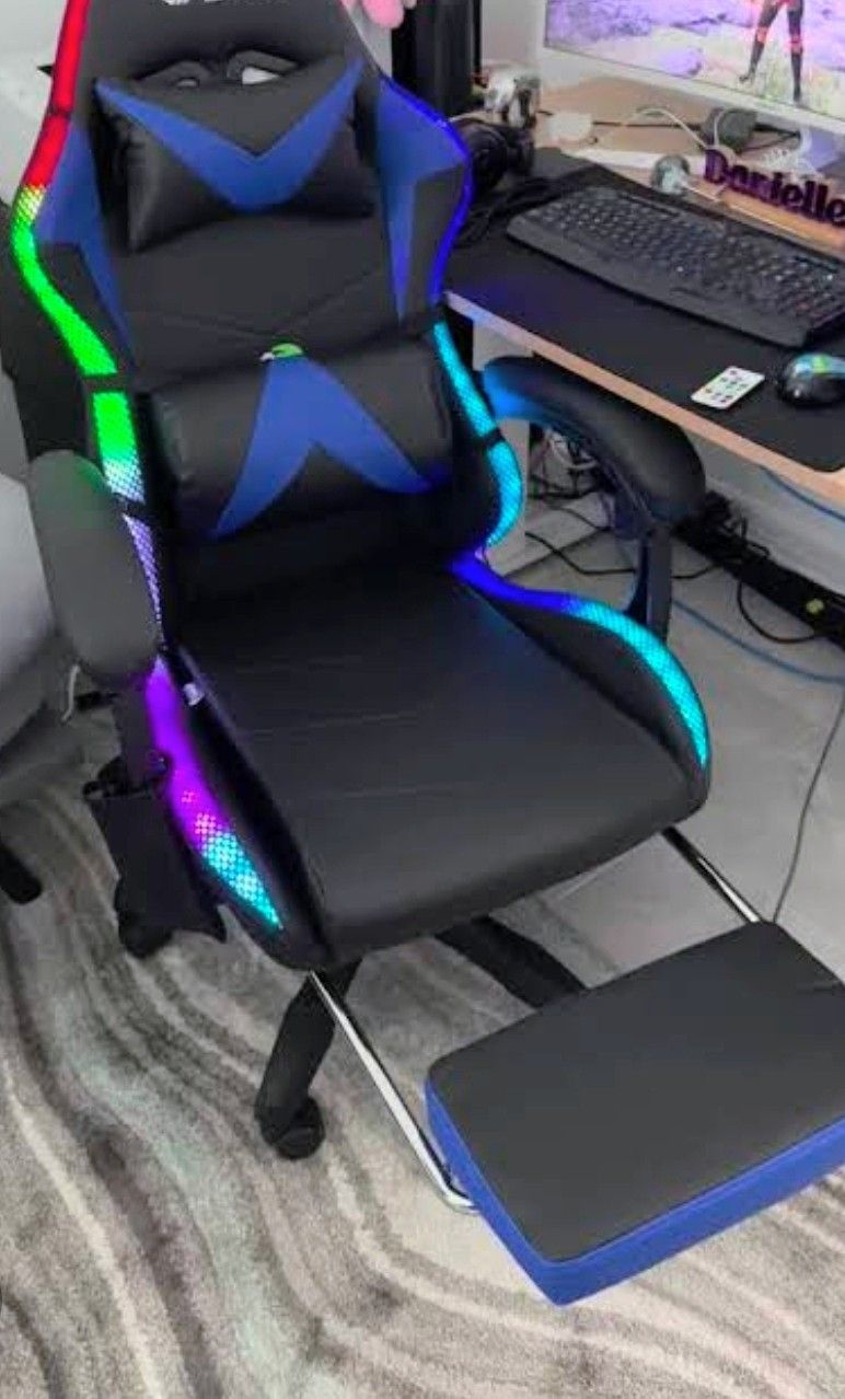 CZlolo Gaming Chair ( BRAND NEW)