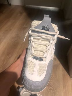 LV skates