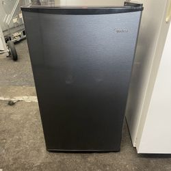 Mini fridge recondition and tested
