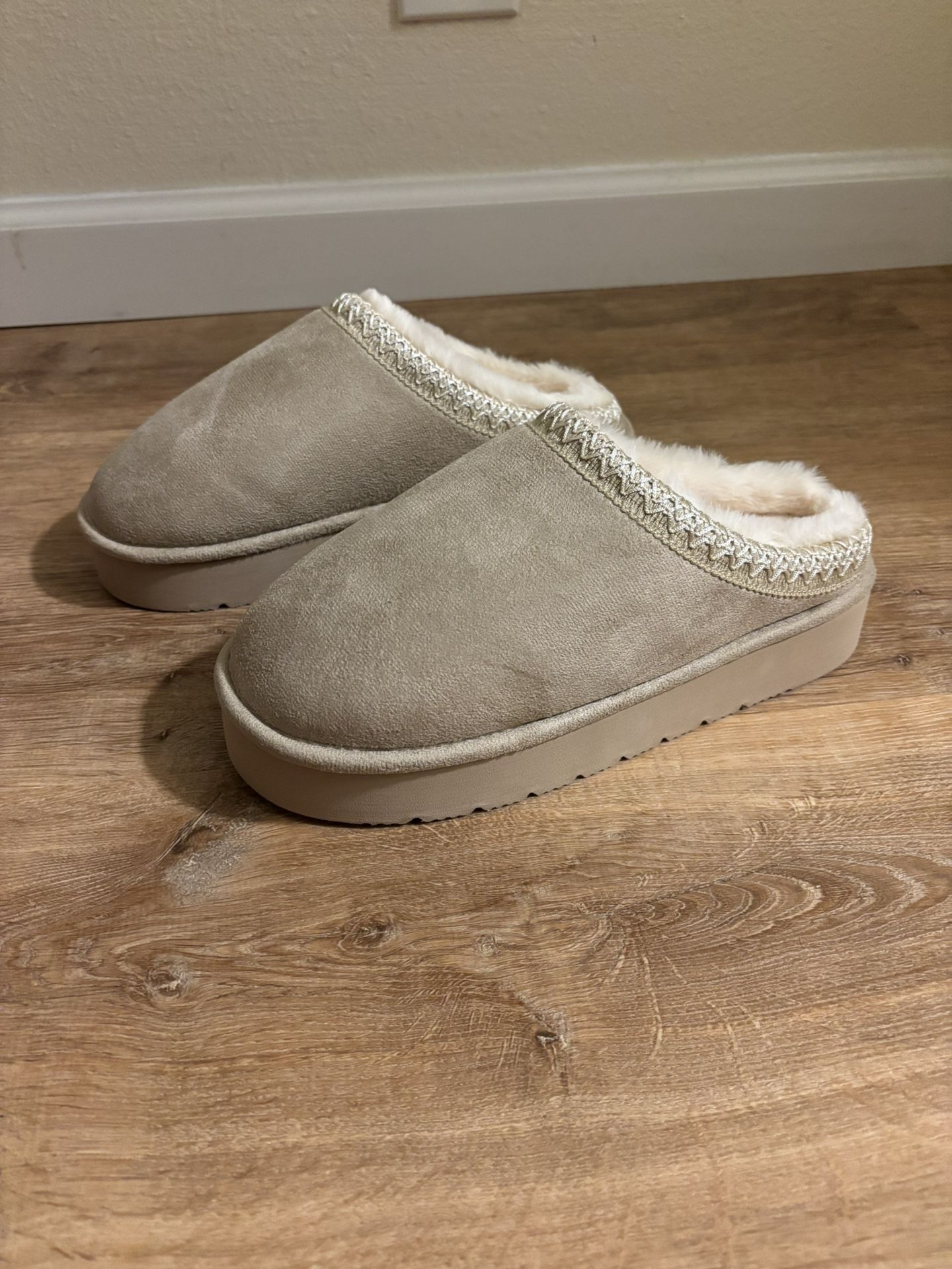 Women’s Platform Mini Boots Slipper