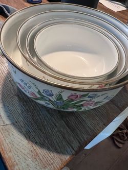 Metal Enamel Nesting Bowls Floral Mixing Vintage Set of 4 French Fleur | Color