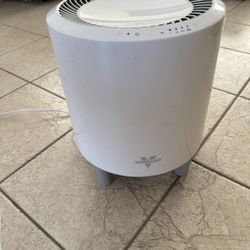 Vornado 4 -Speed White True HEPA Air Purifier (Covers: 100-sq ft )