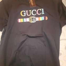G.u.c.c.i Designer Logo Shirt 👕Size Large 