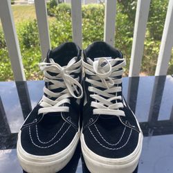 White & Black Vans High Tops - Size 6.5 Decent Condition 