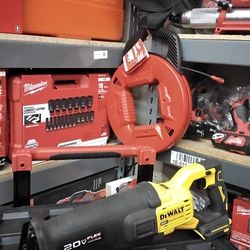 DEWALT 20V MAX BRUSHLESS FLEX VOLT VARIABLE SPEED RECIPROCATING SAW (TOOL ONLY)