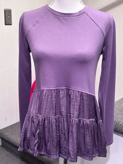 imply Vera Wang Purple Swing Bottom Long Sleeve Top XSmall. small