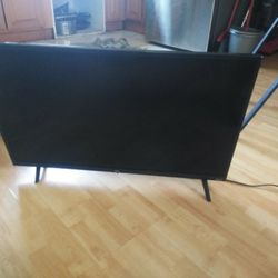 32" Roku TCL TV 