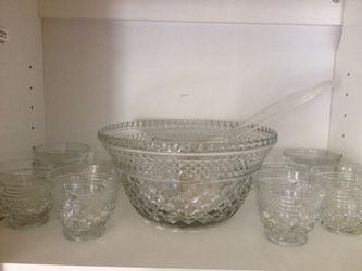 Glass dessert bowl set