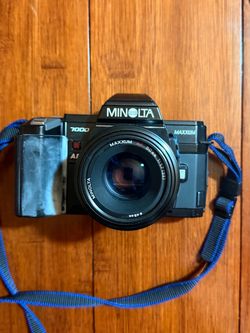 Minolta Maxxum 7000 35mm Film Camera Kit 50mm f/1.7 60-200mm 2800 AF Flash {Kit}