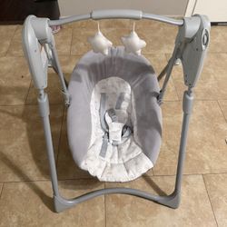 Graco Slim Spaces Compact Baby Swing