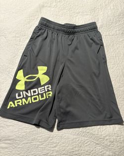 Boys Under Armour Shorts Size Medium Youth