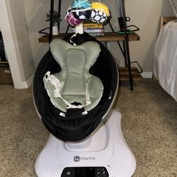 4moms MamaRoo Swing 