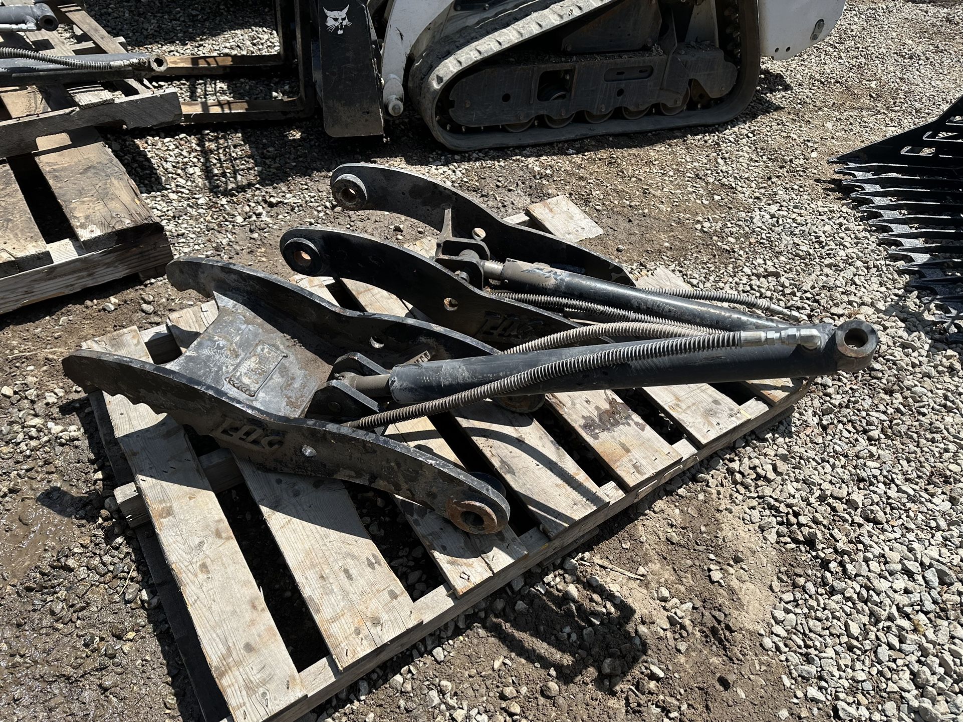 Mini Excavator Hydraulic Thumb Grapple