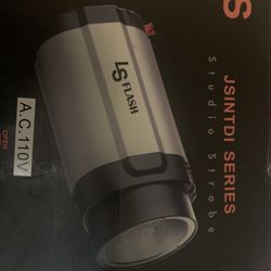 L’s Flash Studio Strobes 