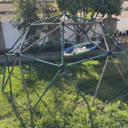 10’ Climbing Dome with Swing pad