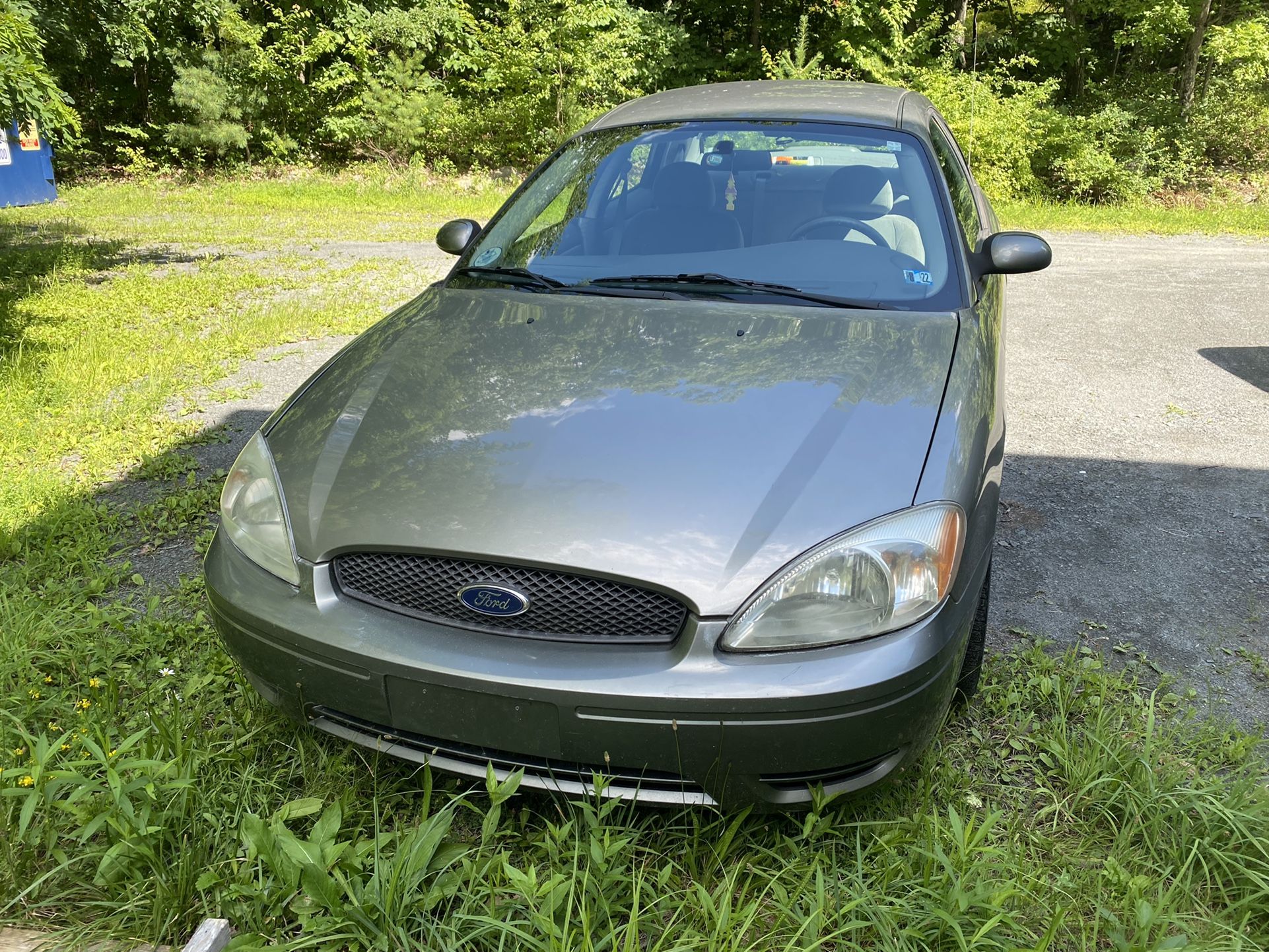 2004 Ford Taurus