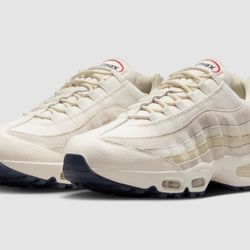 Nike Air Max 95 OG.   Size -(12)