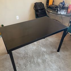 Dining/kitchen Table. 