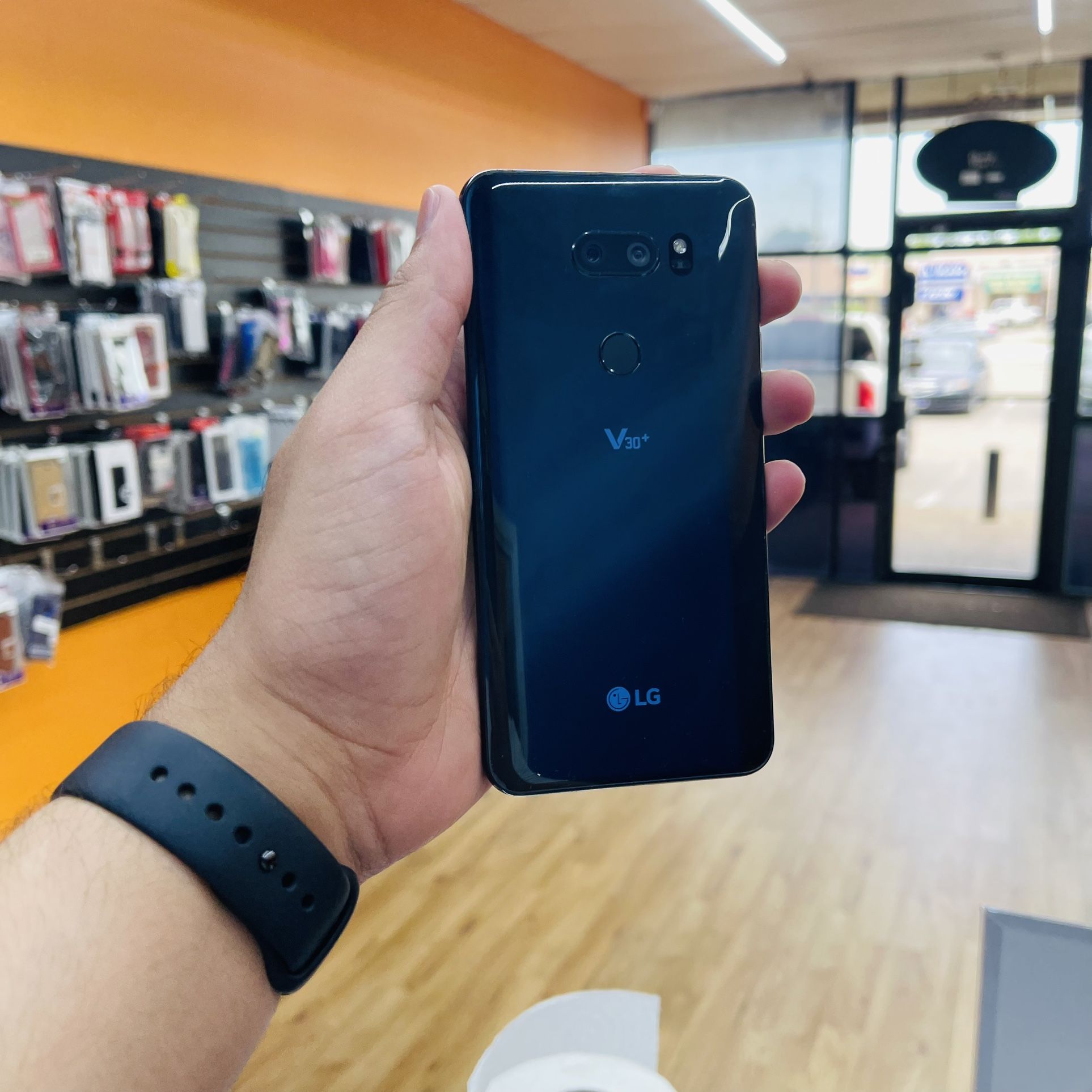 LG V30+