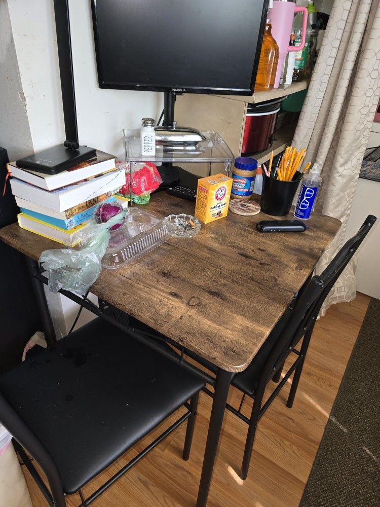 New Kitchen Table & 2 Chairs